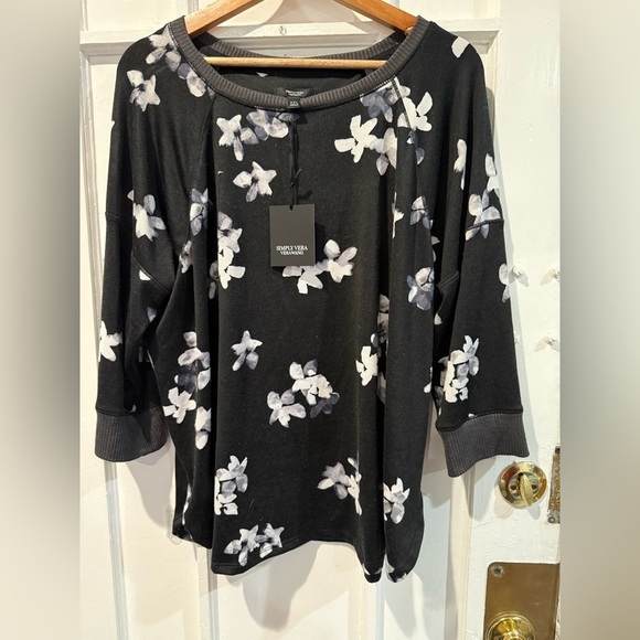Simply Vera Vera Wang Tops - Simply Vera Vera Wang Black and White Floral Sweatshirt